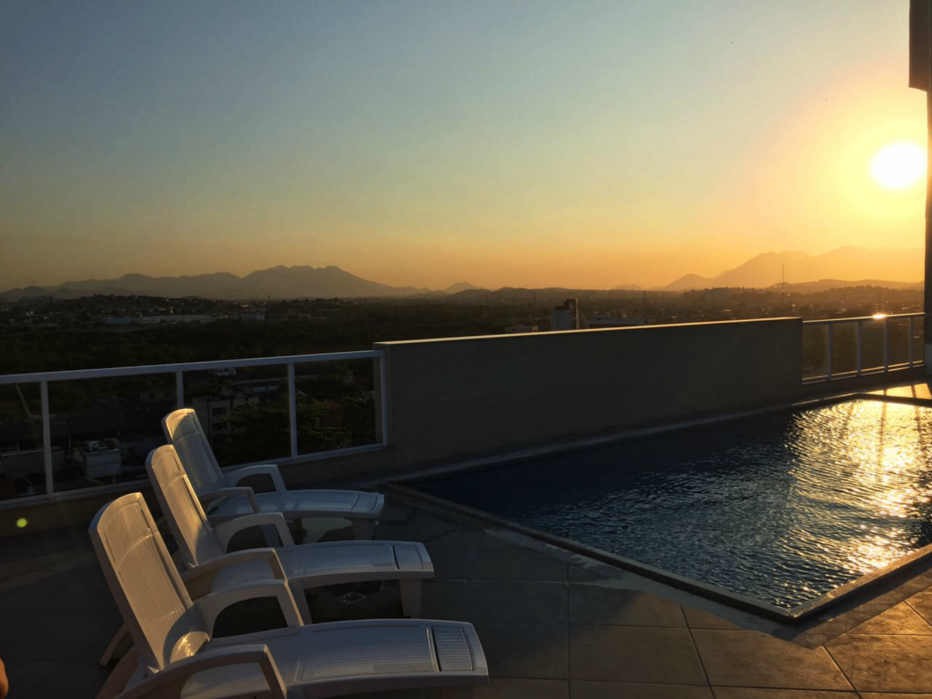 Cobertura com piscina